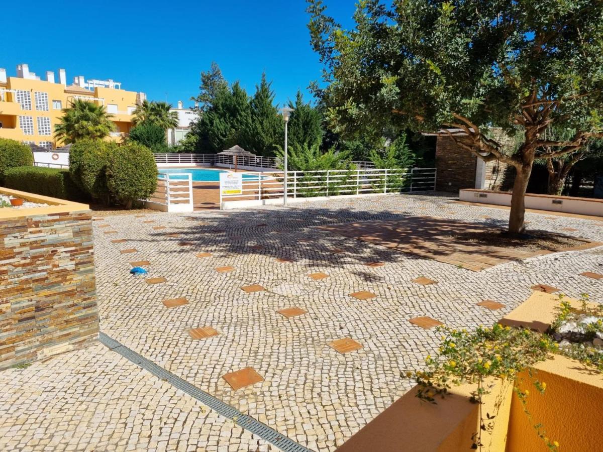 Marinho - 2 Bedroom 2 Bathroom Ground Floor Apartment With Communal Pool And Gardens Conceicao  Exterior photo