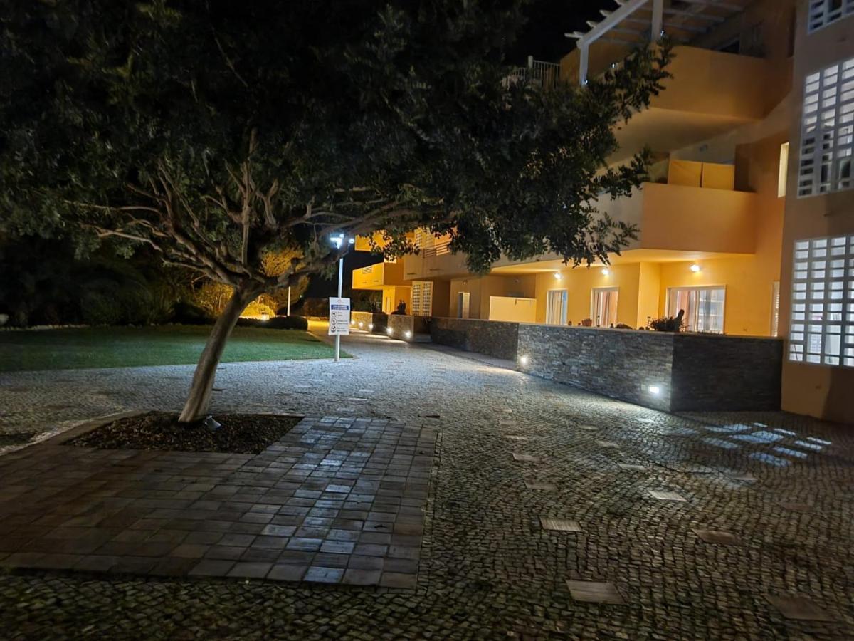 Marinho - 2 Bedroom 2 Bathroom Ground Floor Apartment With Communal Pool And Gardens Conceicao  Exterior photo