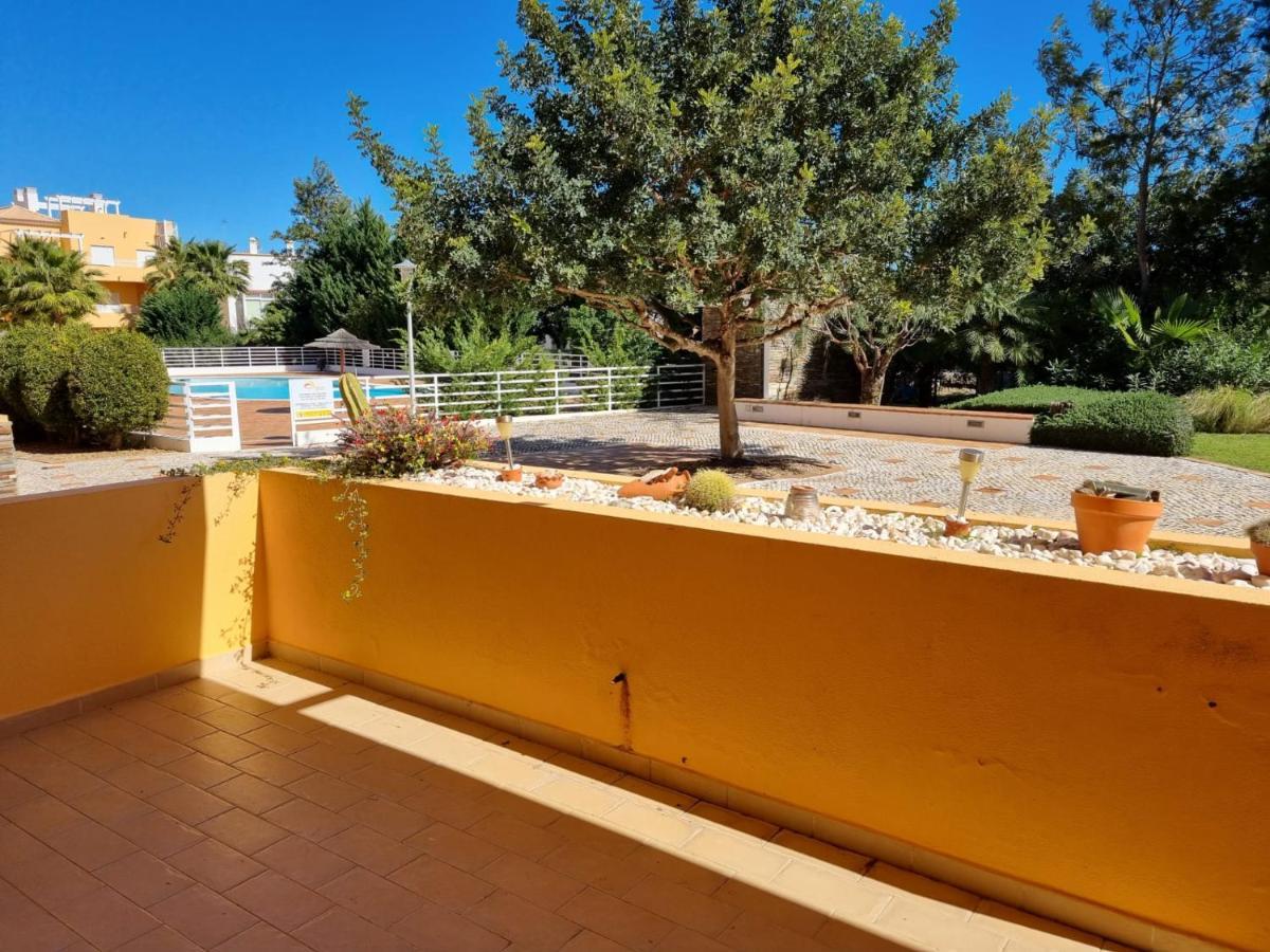 Marinho - 2 Bedroom 2 Bathroom Ground Floor Apartment With Communal Pool And Gardens Conceicao  Exterior photo